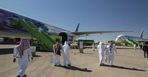 بلومبيرغ : تحسن ظروف العمل في السعودية و الامارات في السنوات الاخيره