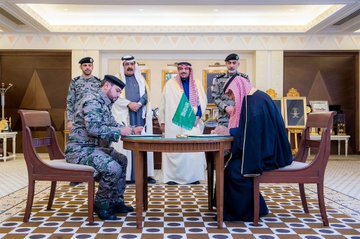 الأمير الدكتور فيصل بن مشعل يشهد توقيع اتفاقية شراكة بين سجون المنطقة و نادي #الرائد.