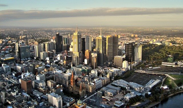 دخلت ثاني أكبر مدن أستراليا في إغلاق جديد بسبب فيروس كورونا