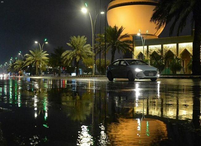 منها بريدة وعنيزة .. أمطار على منطقة القصيم
