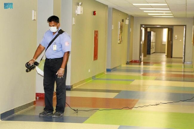 هيئة ينبع تستحدث نظام التعقيم بتقنية التبخير للمدارس