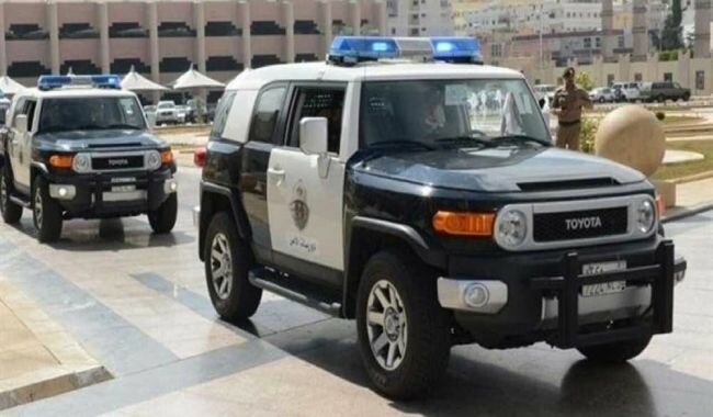 ضبط (14) شخصًا ظهروا في مقطع فيديو متداول أثناء مشاجرة في أحد الأماكن العامة بالرياض ضبط (14) شخصًا ظهروا في مقطع فيديو متداول أثناء مشاجرة في أحد الأماكن العامة بالرياض