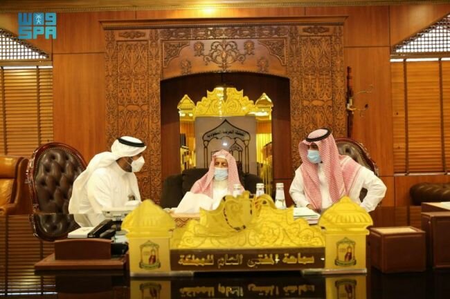 مفتي عام المملكة يشيد بإطلاق هيئة الإذاعة والتلفزيون المركز السعودي للتلاوات القرآنية والأحاديث النبوية