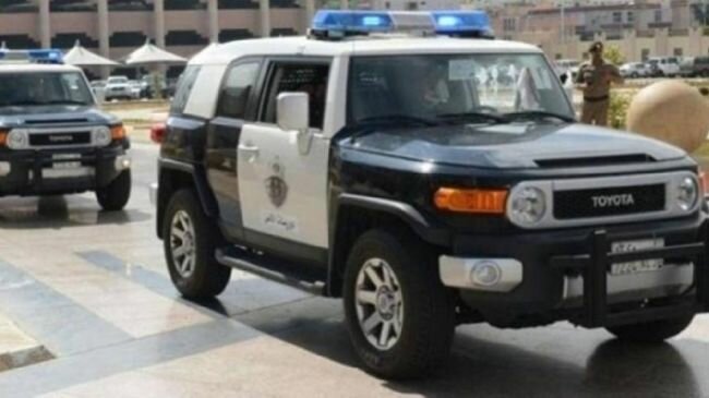 القبض على مواطن وأربعة مقيمين انتحلوا صفة رجال الأمن ودخول سكن العمالة وسلب ما بحوزتهم بمكة