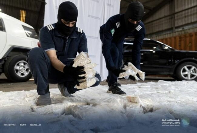 ضبط أكثر من 12 مليون حبة كبتاجون مُخبأة في إرسالية “كاكاو”