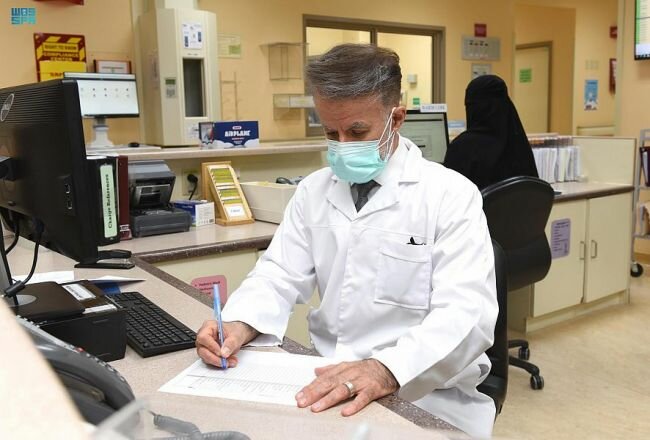 التخصصي يطبّق تقنية اليود المشعّ بنجاح في علاج النيوروبلاستوما التخصصي يطبّق تقنية اليود المشعّ بنجاح في علاج النيوروبلاستوما