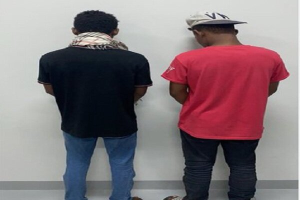 شرطة جازان تقبض على مقيمين انتحلا صفة موظف حكومي