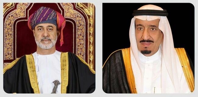 خادم الحرمين يجري اتصالاً هاتفياً بسلطان عُمان
