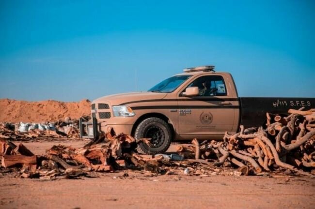 الجهات الأمنية تضبط مخالفين لنظام البيئة بحوزتهم كمية من الحطب المحلي في منطقتي القصيم وحائل