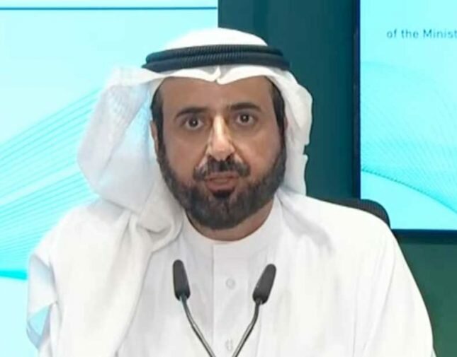 بعد تخفيف الاحترازات الصحية .. وزير الصحة: الحمد لله وضعنا الصحي مطمئن مقارنة بكثير من دول العالم بعد تخفيف الاحترازات الصحية .. وزير الصحة: الحمد لله وضعنا الصحي مطمئن مقارنة بكثير من دول العالم