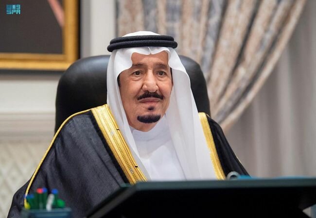 أمام خادم الحرمين .. وزير الصحة يؤدي القسم