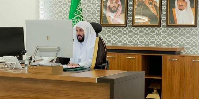 وزير العدل يوجه بتمكين المحامين من دخول عموم المحاكم وإتاحة دخول المستفيدين لمحاكم التنفيذ دون موعد
