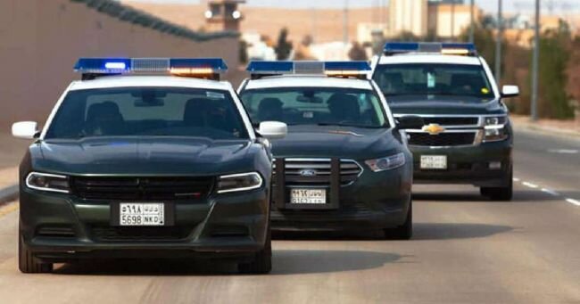 شرطة القصيم : القبض على شخص يعرض كائنات فطرية برية مصيدة، والتباهي بذلك ونشره وتوثيقه