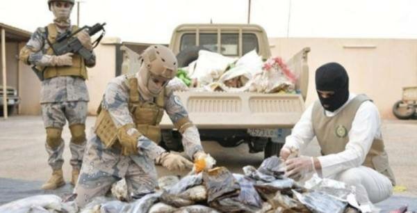 الأفواج الأمنية بـ"عسير" تحبط تهريب (23) كيلوجرامًا من الحشيش المخدر