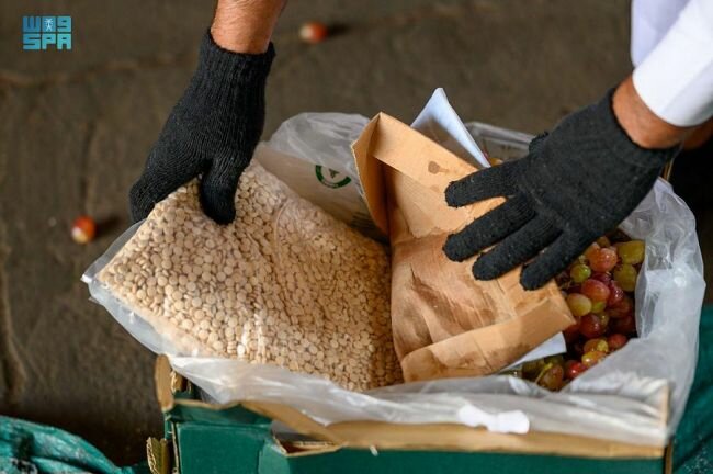 إحباط مخطط إجرامي لتهريب أكثر من (5) ملايين قرص إمفيتامين داخل حاوية لفاكهة العنب عن طريق ميناء جدة الإسلامي إحباط مخطط إجرامي لتهريب أكثر من (5) ملايين قرص إمفيتامين داخل حاوية لفاكهة العنب عن طريق ميناء جدة الإسلامي