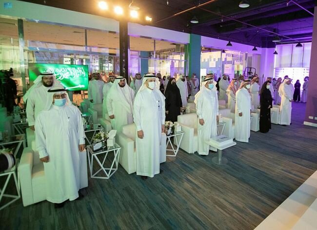 وزير التعليم يدشن المنصة الوطنية للتعليم الإلكتروني FutureX