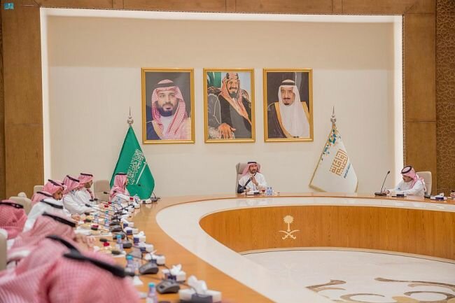أمين القصيم يرأس اجتماع رؤساء بلديات المنطقة لمتابعة أعمال معالجة التشوهات البصرية