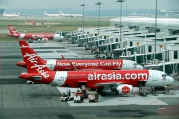 دمج شركة الطيران الماليزية مع شركة الطيران الاقتصادية " إير اسيا " لمواجهة أزمة فيروس كورونا