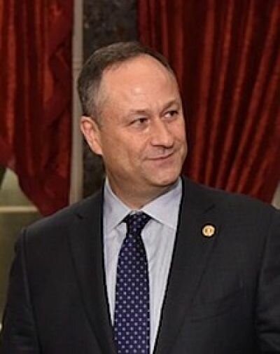 تعرف على زوج نائبة رئيس الولايات المتحدة المنتخب